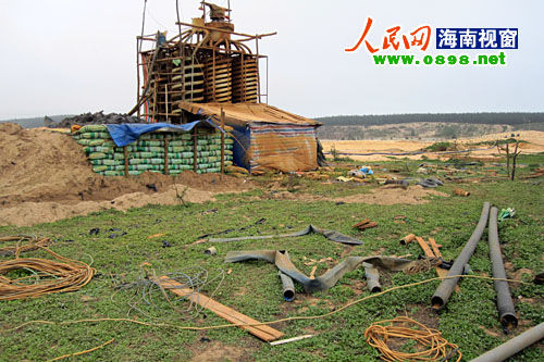 據了解,目前在文昌昌灑鎮挖采鈦礦的還有其它礦區,有部分或已大面積污染農田,人民網海南視窗將持續報道,敬請網友關注。