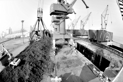 作為國家另一種重要的戰略性資源，釩鈦和稀土有很多相似之處。昔日稀土行業的亂象會否在釩鈦行業身上重演？