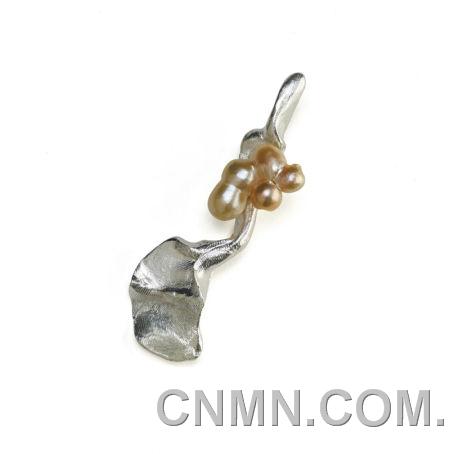 滕菲 國禮系列 飛花摘葉 珍珠、銀、戈壁石 直徑6－8cm 2010－2011_06