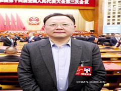 李良彬代表：抓住科技創(chuàng)新這個“牛鼻子”