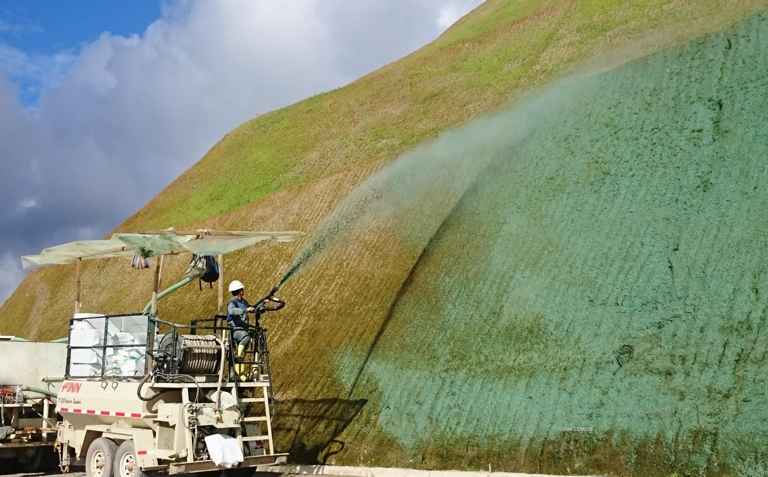 2021年,米拉多銅礦走過了極不平凡的一年。這一年,在厄瓜多爾疫情持續蔓延、中美貿易摩擦加劇、全球經濟增長持續低迷的背景下,米拉多銅礦作為海外礦山企業,持續落實“對標世界一流管理提升行動”,在危機中育新機,于變局中開新局,全年生產銅精礦38.83萬噸(濕重),銅量89170噸,副產金1698千克、銀23698千克,分別完成年度計劃的131.42%、157.09%、196.9%。全年銅精礦出口量為39.29萬噸(濕重),實現銷售收入9.07億美元,實現了疫情防控和生產經營的雙勝利,經營業績取得了歷史最高水平,交出了“十四五”開局之年的滿意答卷。